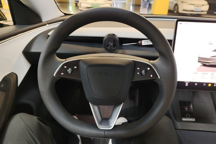 Tesla Model 3 2023 #15 Tesla Model 3 2023 صورة سيارة #15