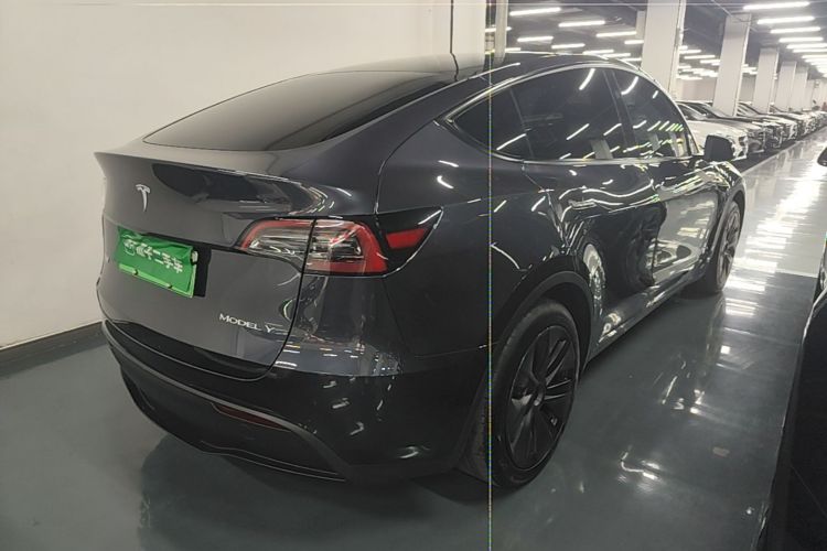 Tesla Model Y 2024 car image #5