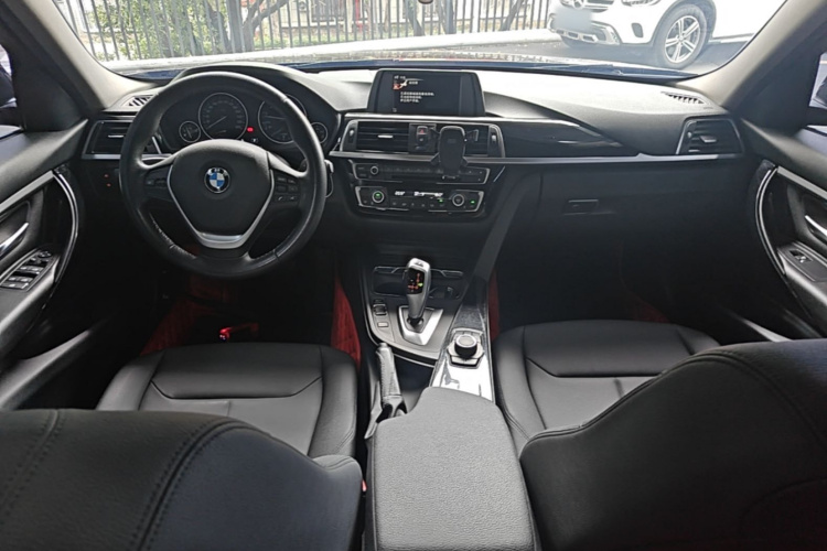 BMW 3 Series 2017 car image #10