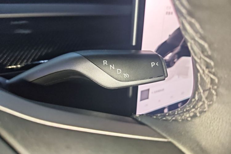 Tesla Model 3 2022 car image #18