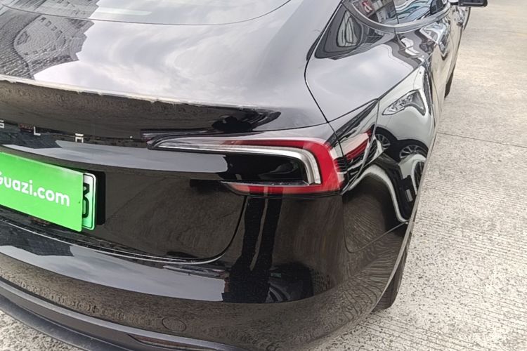 Tesla Model 3 2025 car image #8