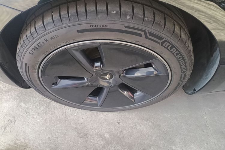 Tesla Model 3 2021 car image #9
