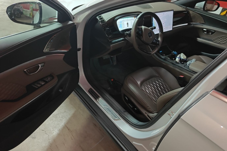 BYD Han 2024 car image #16