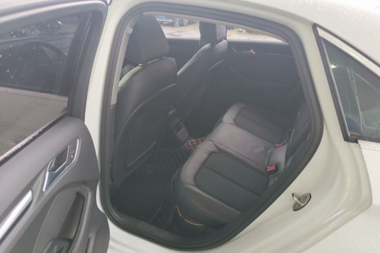Audi A3 2018 car image #19