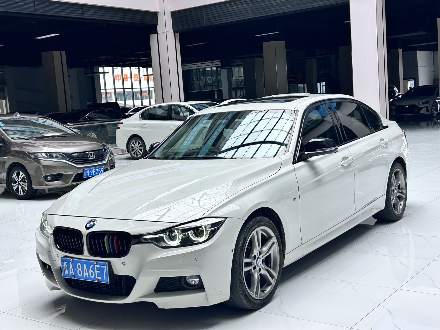 BMW 3 Series 2018 car image 