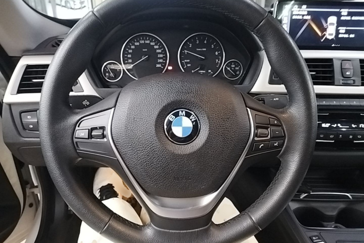 BMW 3 Series GT 2018 car image #11