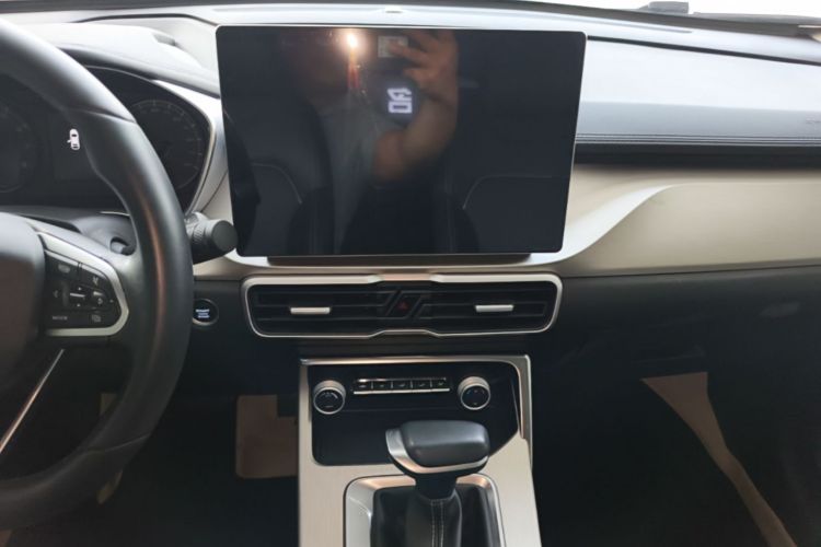 GEELY Coolray 2025 #13 GEELY Coolray 2025 car image #13