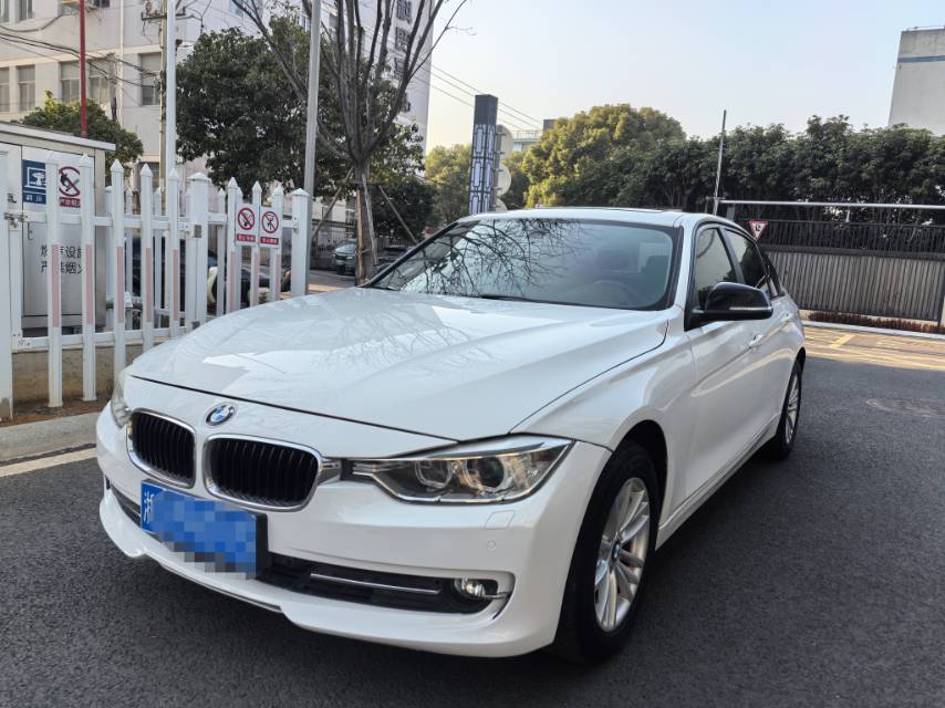 BMW 3 Series 2013 BMW 3 Series 2013 car image