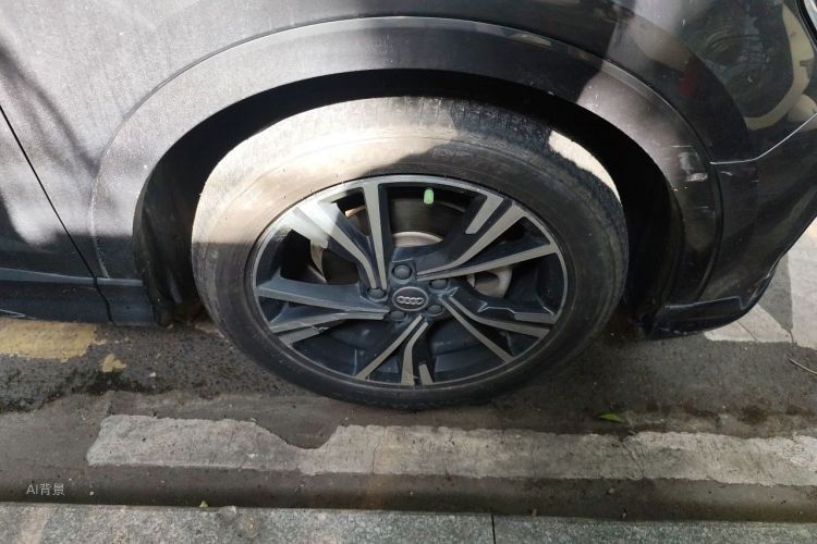 Audi Q3 2021 car image #9