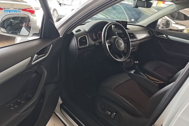 Audi Q3 2019 #16 Audi Q3 2019 car image #16