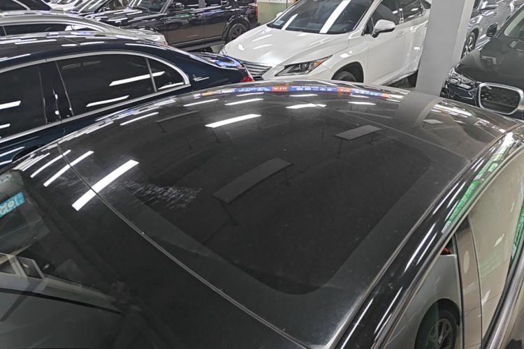 Tesla Model 3 2023 car image #25