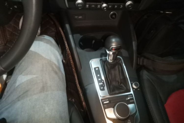 Audi A3 2019 car image #14