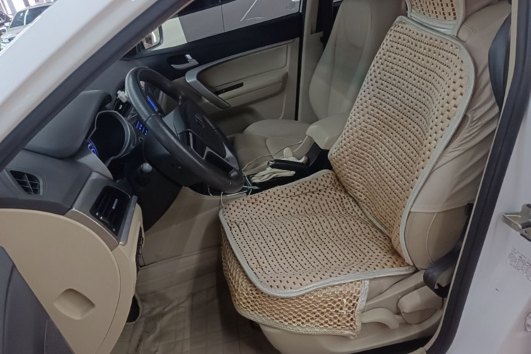 GEELY Emgrand 2017 car image #19