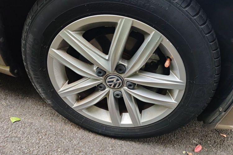 Volkswagen Golf 2018 car image #9