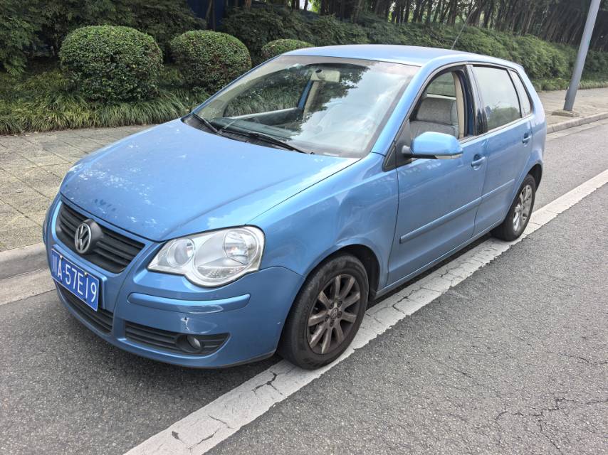 Volkswagen Polo 2010 Volkswagen Polo 2010 car image