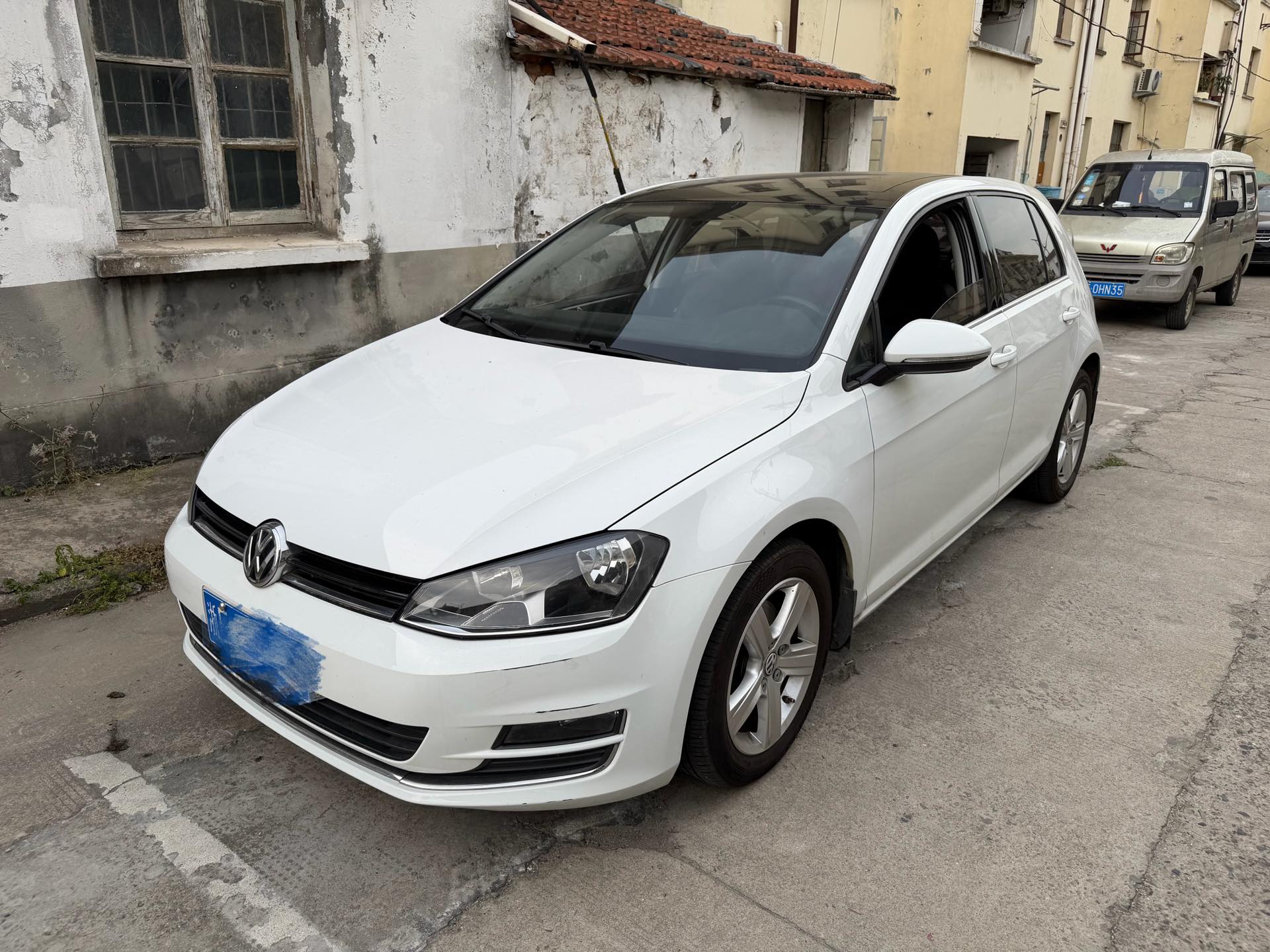 Volkswagen Golf 2014 Volkswagen Golf 2014 car image