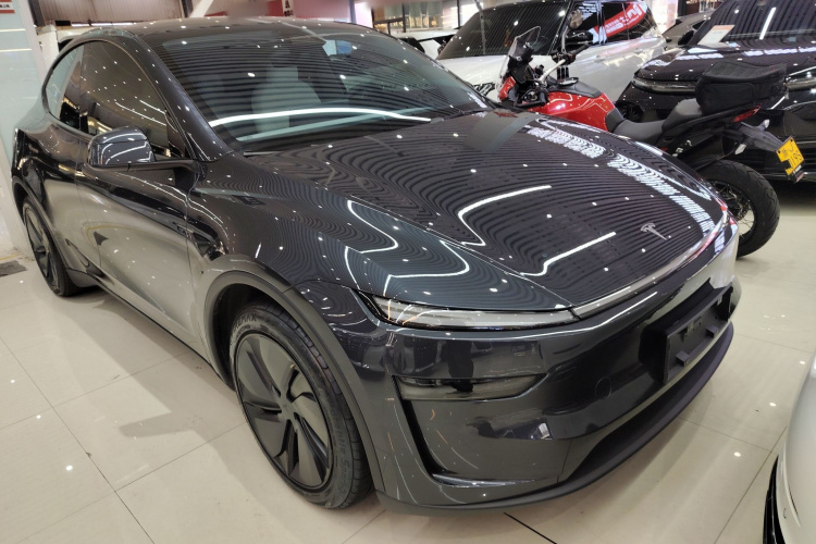 Tesla Model Y 2025 #6 Tesla Model Y 2025 immagine di auto #6