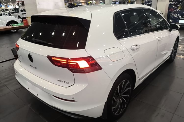 Volkswagen Golf 2021 car image #5