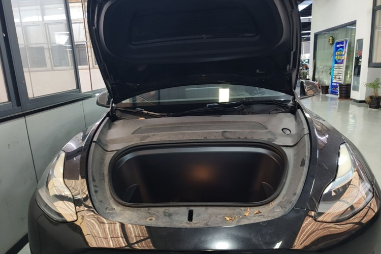 Tesla Model Y 2022 car image #20