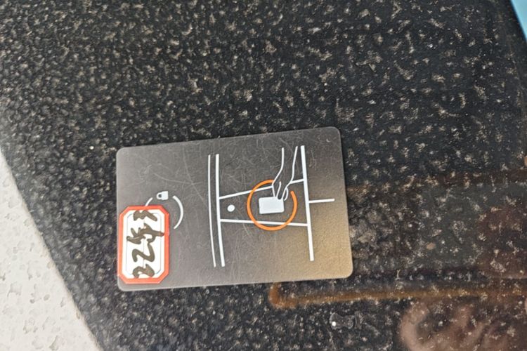 Tesla Model 3 2023 car image #14
