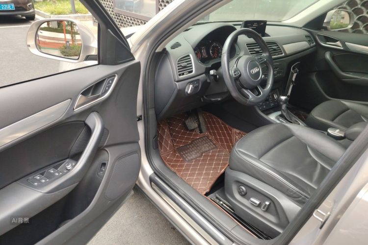 Audi Q3 2017 car image #18