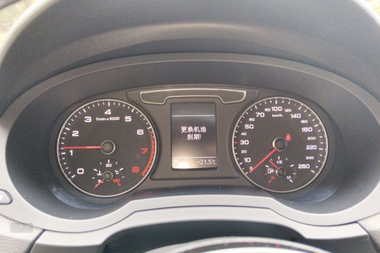 Audi Q3 2016 immagine di auto #13