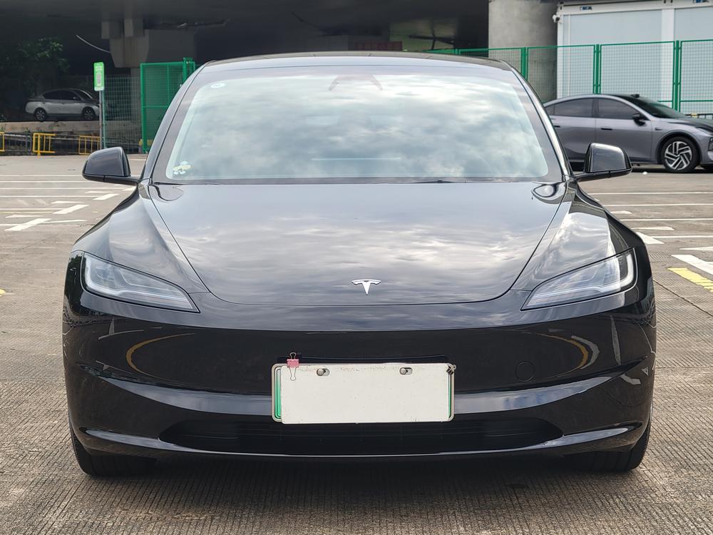 Tesla Model 3 2024 car image #2