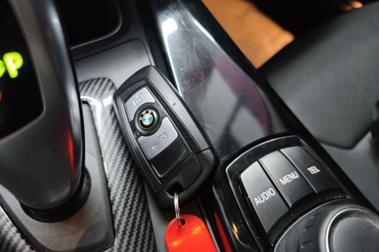 BMW 3 Series 2017 car image #15