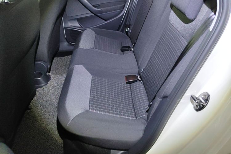 Volkswagen Polo 2016 car image #17