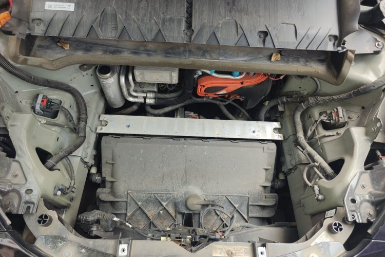 Tesla Model Y 2022 car image #18