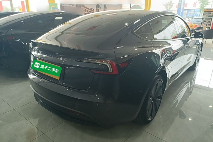 Tesla Model 3 2024 car image #5