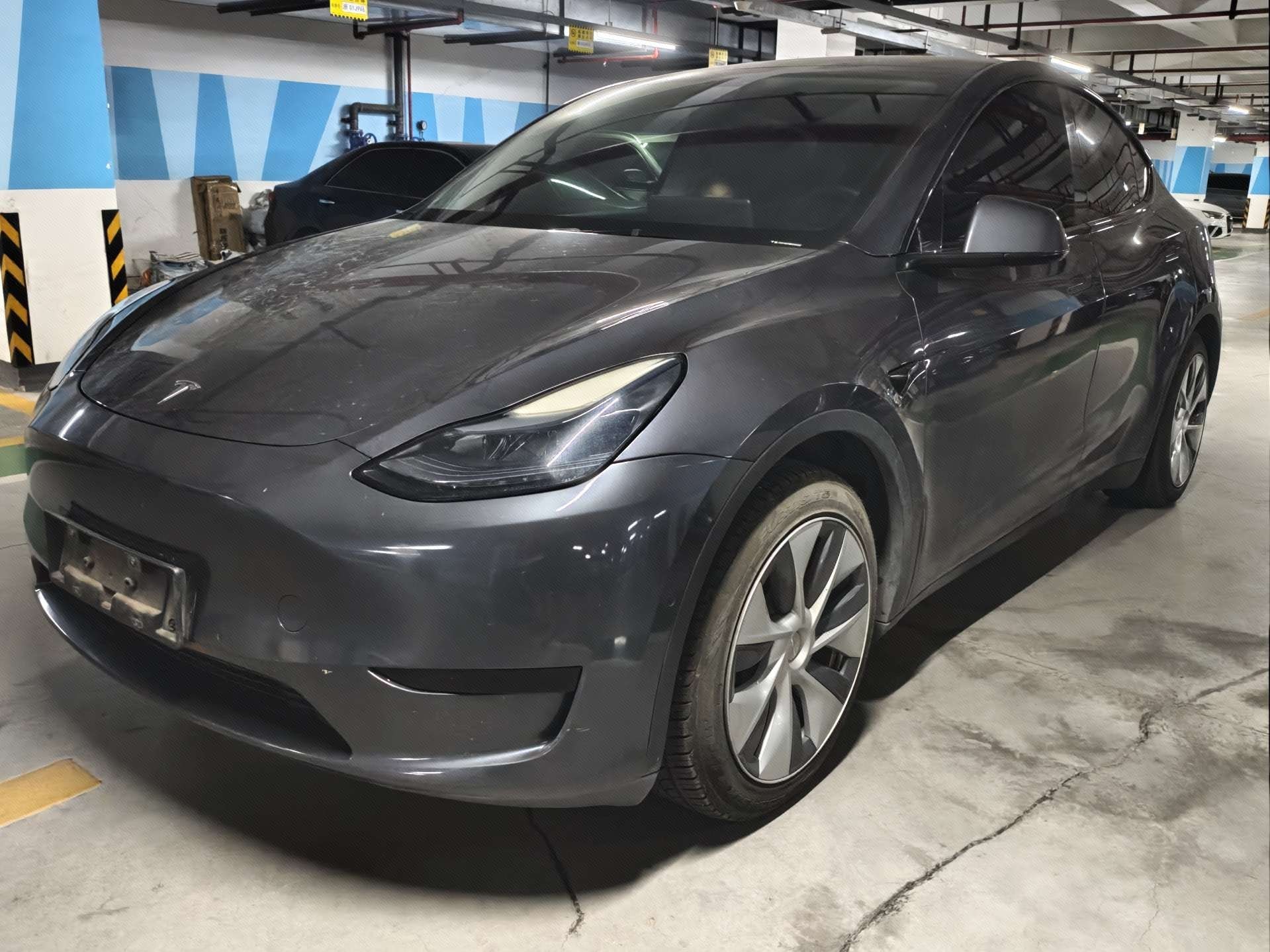 Tesla Model Y 2023 car image 