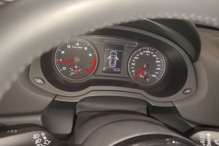 Audi Q3 2019 car image #13