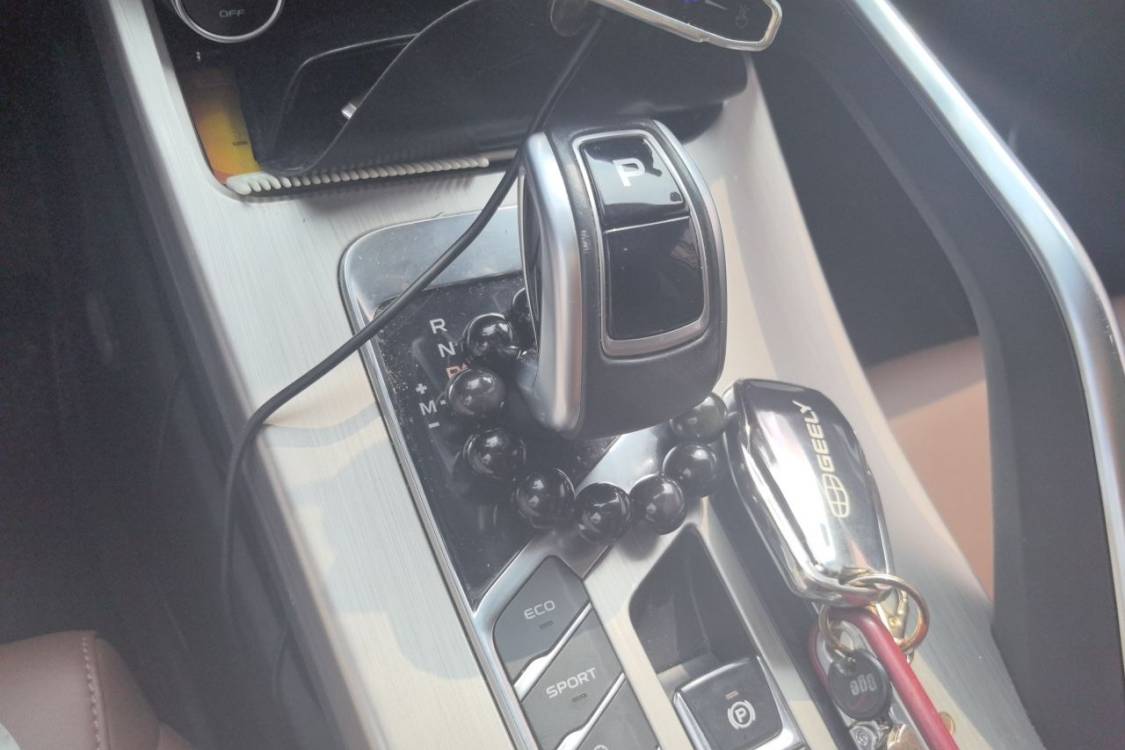 GEELY Coolray 2019 #27 GEELY Coolray 2019 car image #27