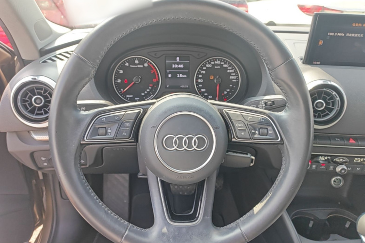 Audi A3 2018 car image #11