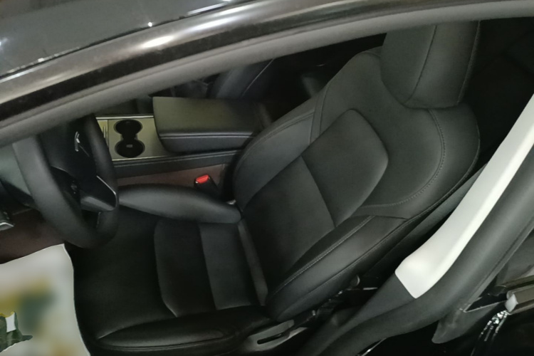 Tesla Model Y 2023 #19 Tesla Model Y 2023 car image #19