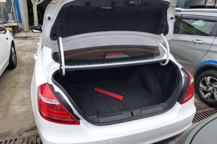 GEELY Emgrand 2015 #19 GEELY Emgrand 2015 car image #19