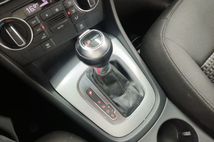 Audi Q3 2016 #14 Audi Q3 2016 car image #14
