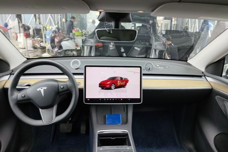 Tesla Model Y 2023 #11 Tesla Model Y 2023 car image #11