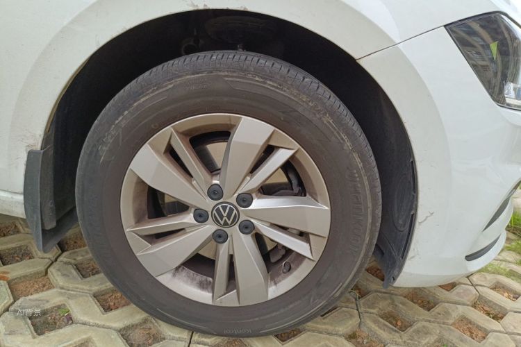 Volkswagen Polo 2025 car image #9