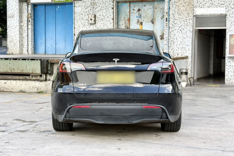 Tesla Model Y 2022 #3 Tesla Model Y 2022 car image #3