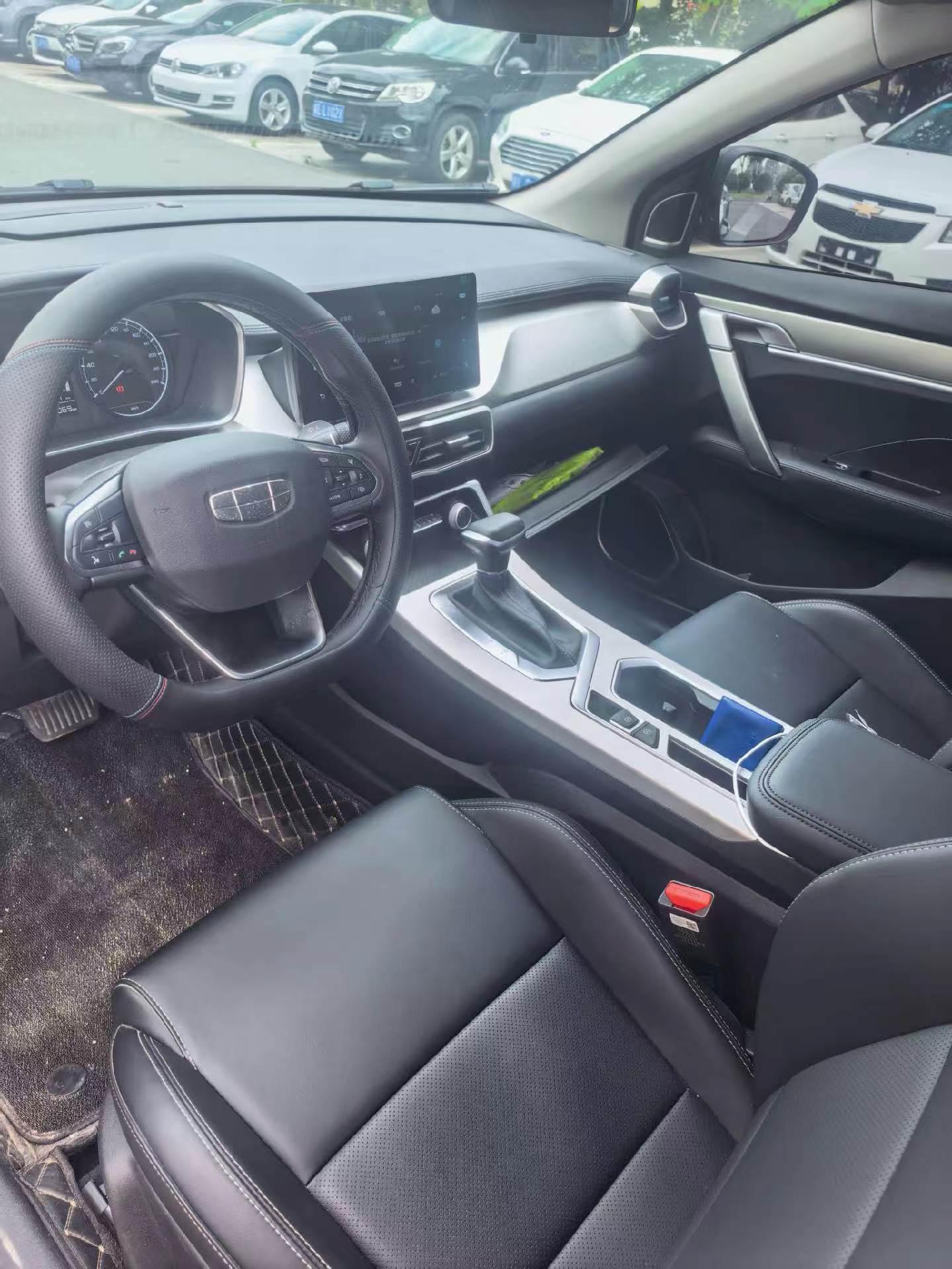 GEELY Coolray 2025 car image #2