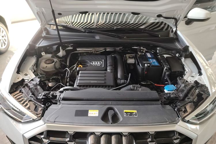 Audi Q3 2022 car image #20