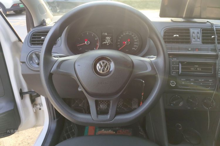 Volkswagen Polo 2016 imagem de carro #12