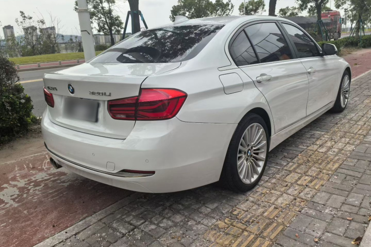 BMW 3 Series 2017 #7 BMW 3 Series 2017 car image #7
