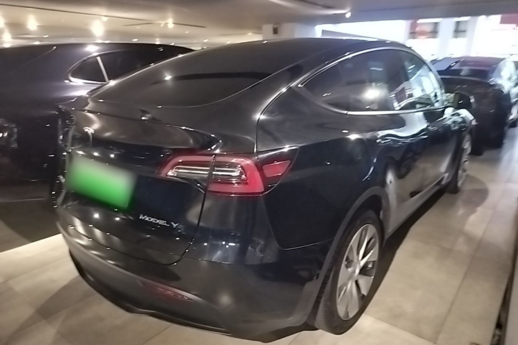 Tesla Model Y 2023 #7 Tesla Model Y 2023 car image #7