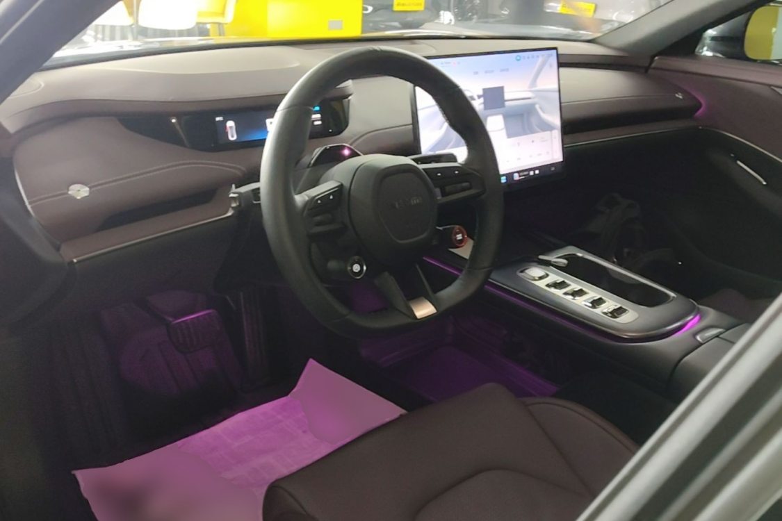 MI SU7 2024 car image #15