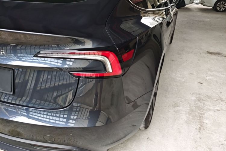 Tesla Model 3 2025 car image #8
