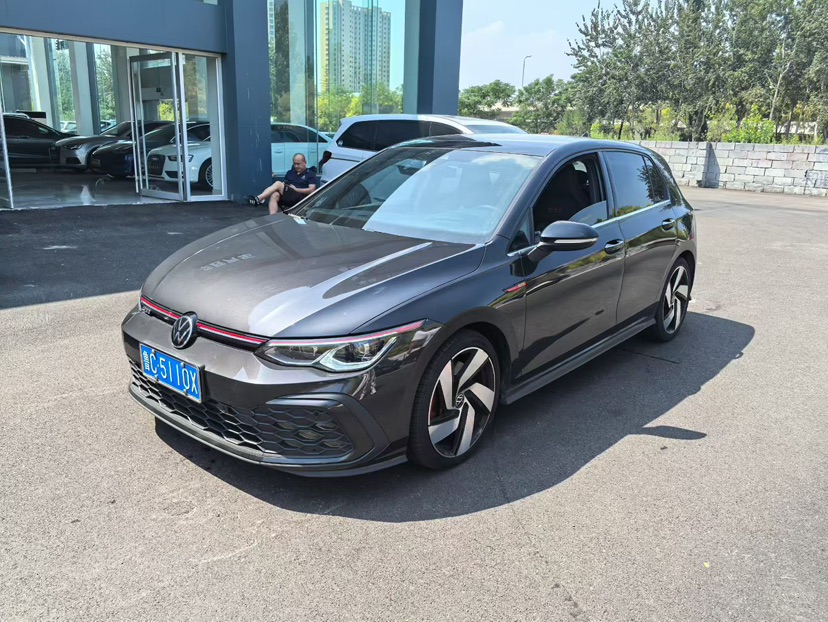 Volkswagen GolfGTI 2022 Volkswagen GolfGTI 2022 immagine di auto