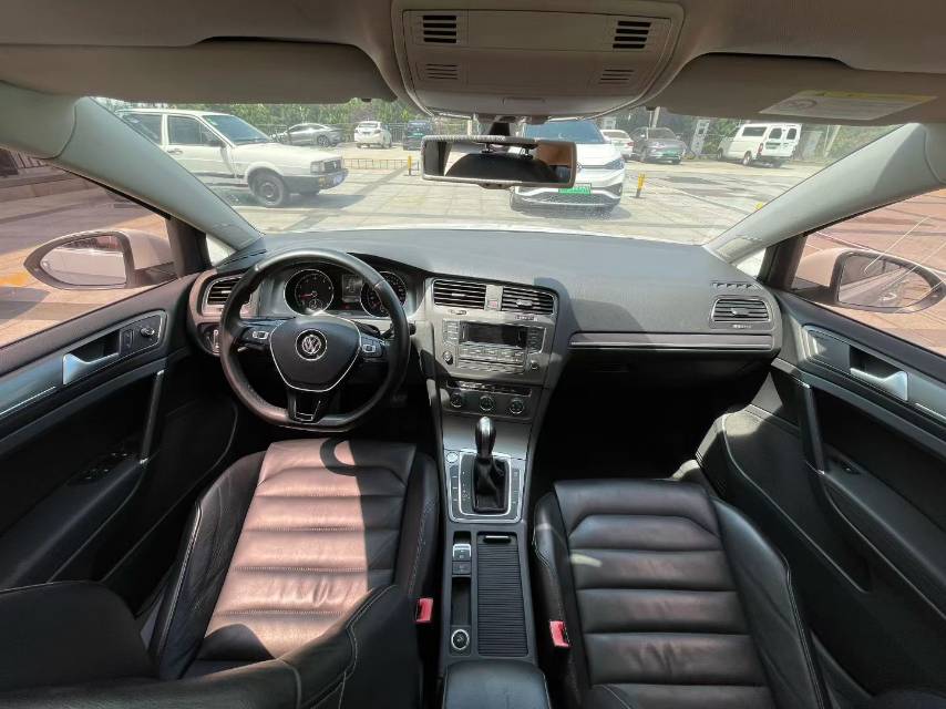 Volkswagen Golf 2015 car image #4